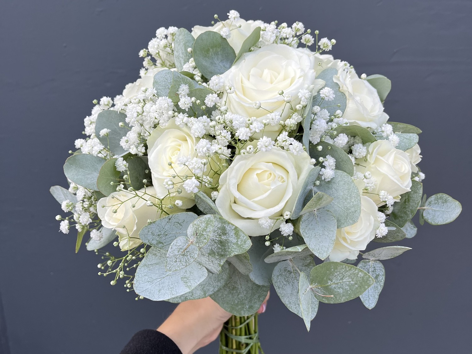 Brautstrauß mit weißen Blumen